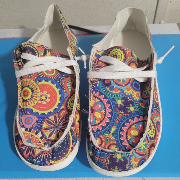 Womens Canvas Slip Ons. Size 9 - Picture 1 of 4